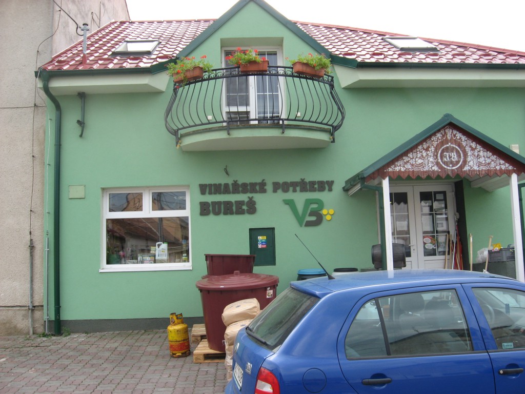 image001